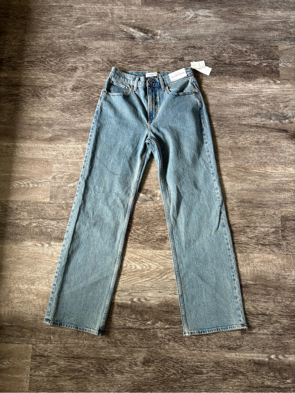 NWT Abercrombie & Fitch High Rise 90s Relaxed Jeans